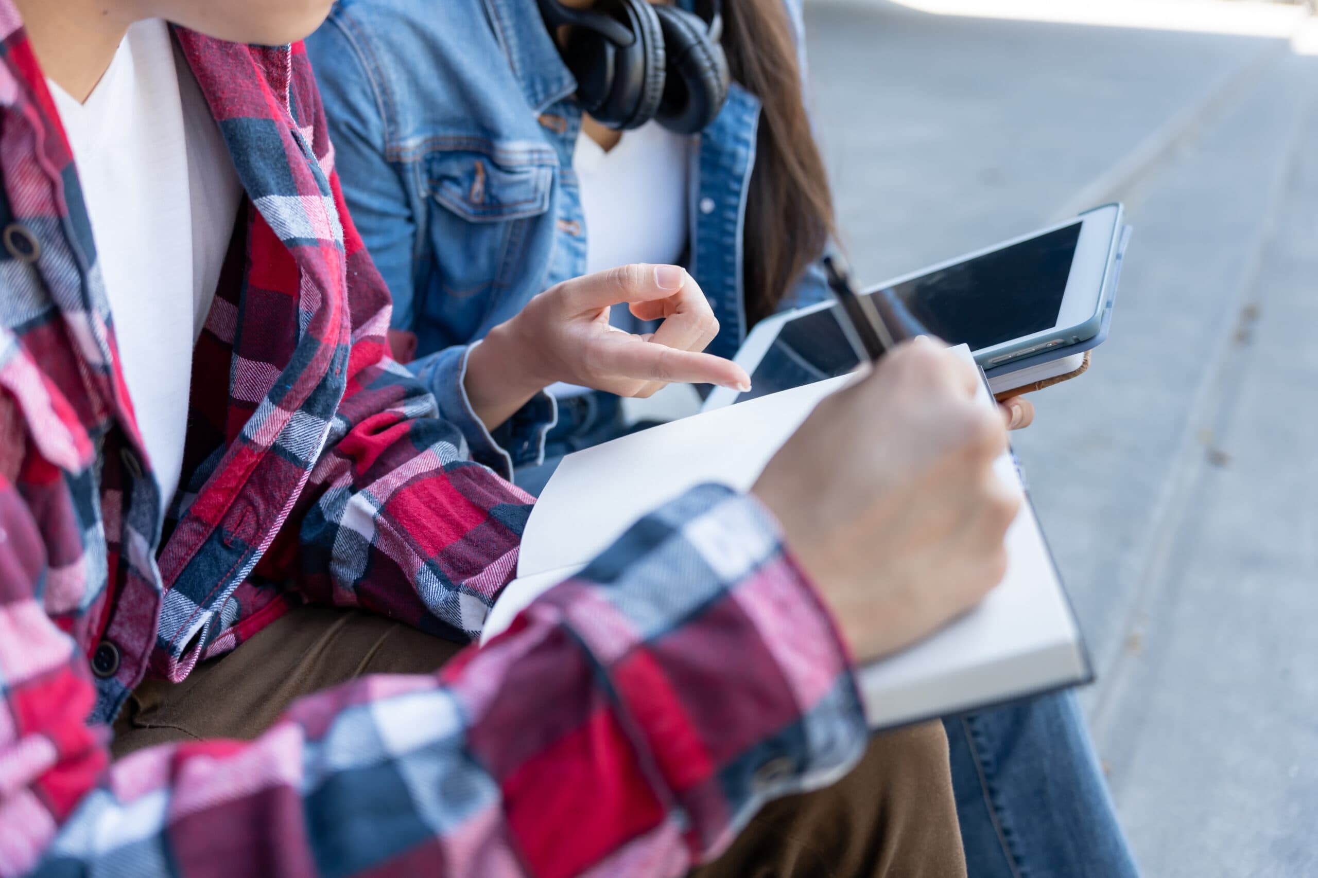 TCF Canada : faut-il suivre des cours particuliers ou se préparer seul